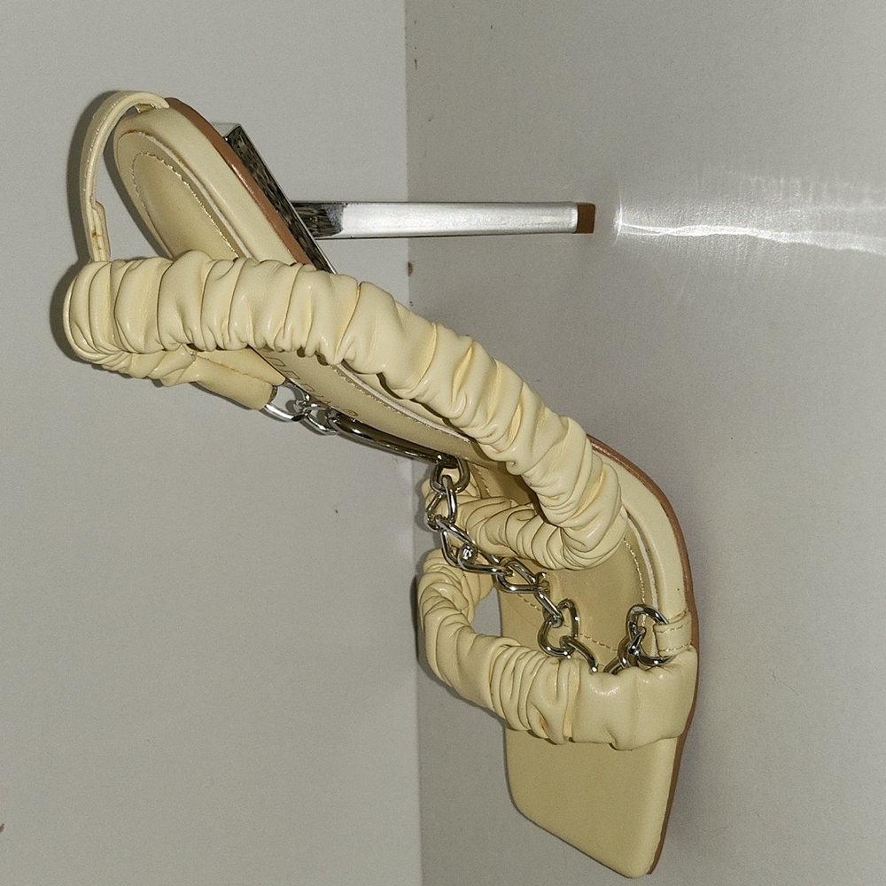 High heel sandals